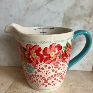 The Pioneer Woman 4 cup measuring pitcher in Vintage Rose